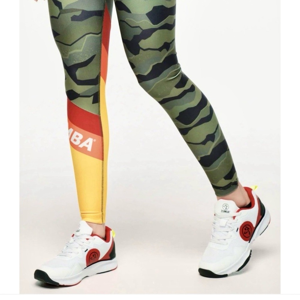 Zumba Train Fitness Trainers Sneakers Designed For High Energy Activities Dance - Picture 2 of 16